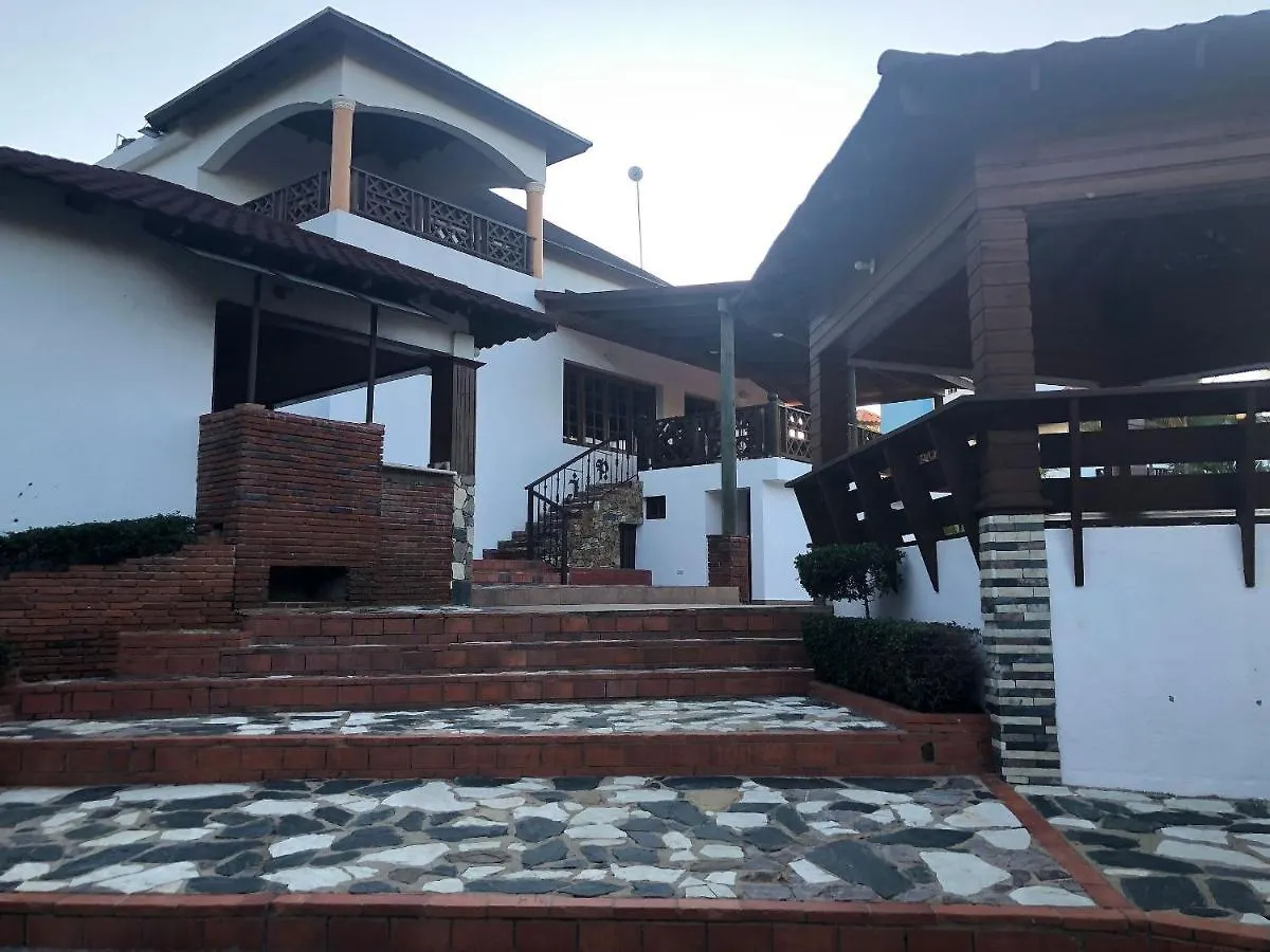 Villa Amila By Hospedify Hermosa Villa Para 20 Personas Y A 4 Minutos Del Rio De Jarabacoa